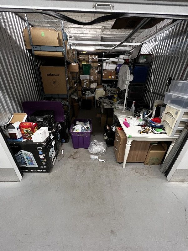 Montreal MiniStorage Auction 16657698153345